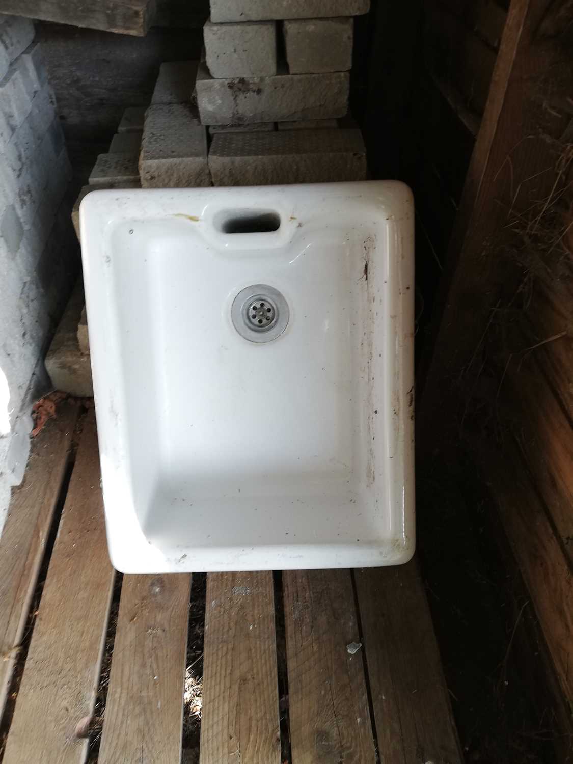 Lot 545 - Belfast sink