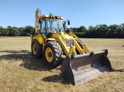 Lot 723 - New Holland NH LB 115B 4PS - wheeled 180...