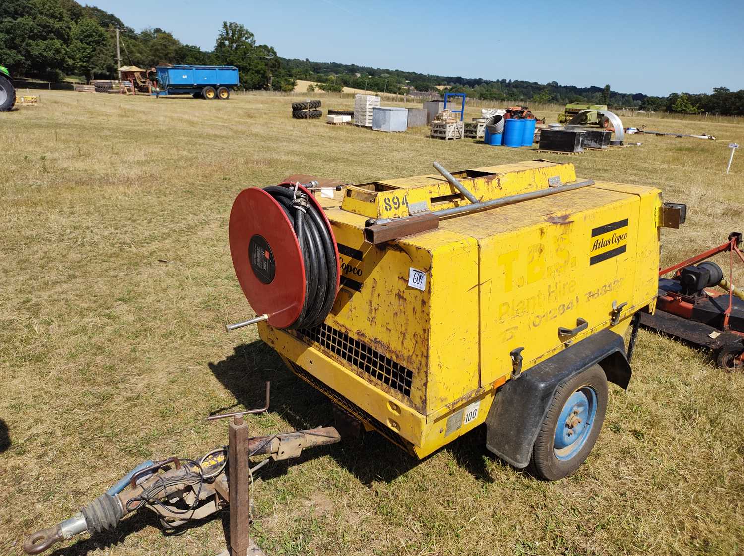 Lot 609 - Road compressor with lance and pipe