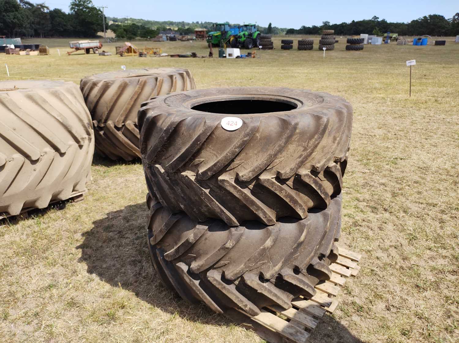 Lot 424 - Tractor Tyres