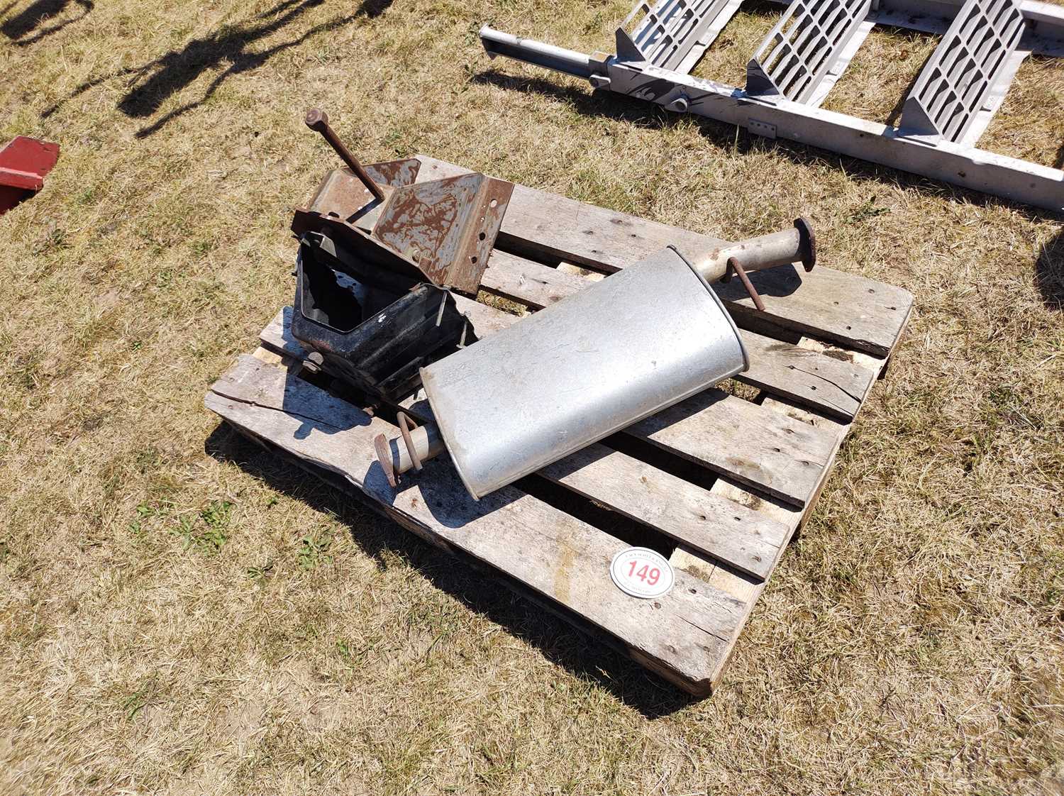 Lot 149 - Pallet of Land Rover Spares