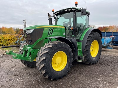 Lot 95 - John Deere 6215 (2015) Auto Power Gear Box....