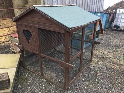 Lot 35 - Chicken House over run 4ft x 4ft complete with...