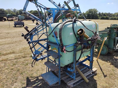 Lot 277 - 12m Berthoud mounted sprayer 200 gallon