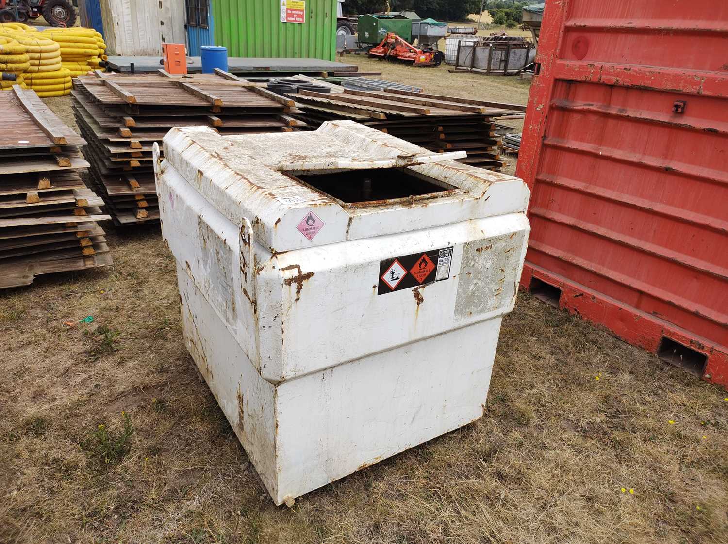 Lot 302 - 500l Fuel Bowser