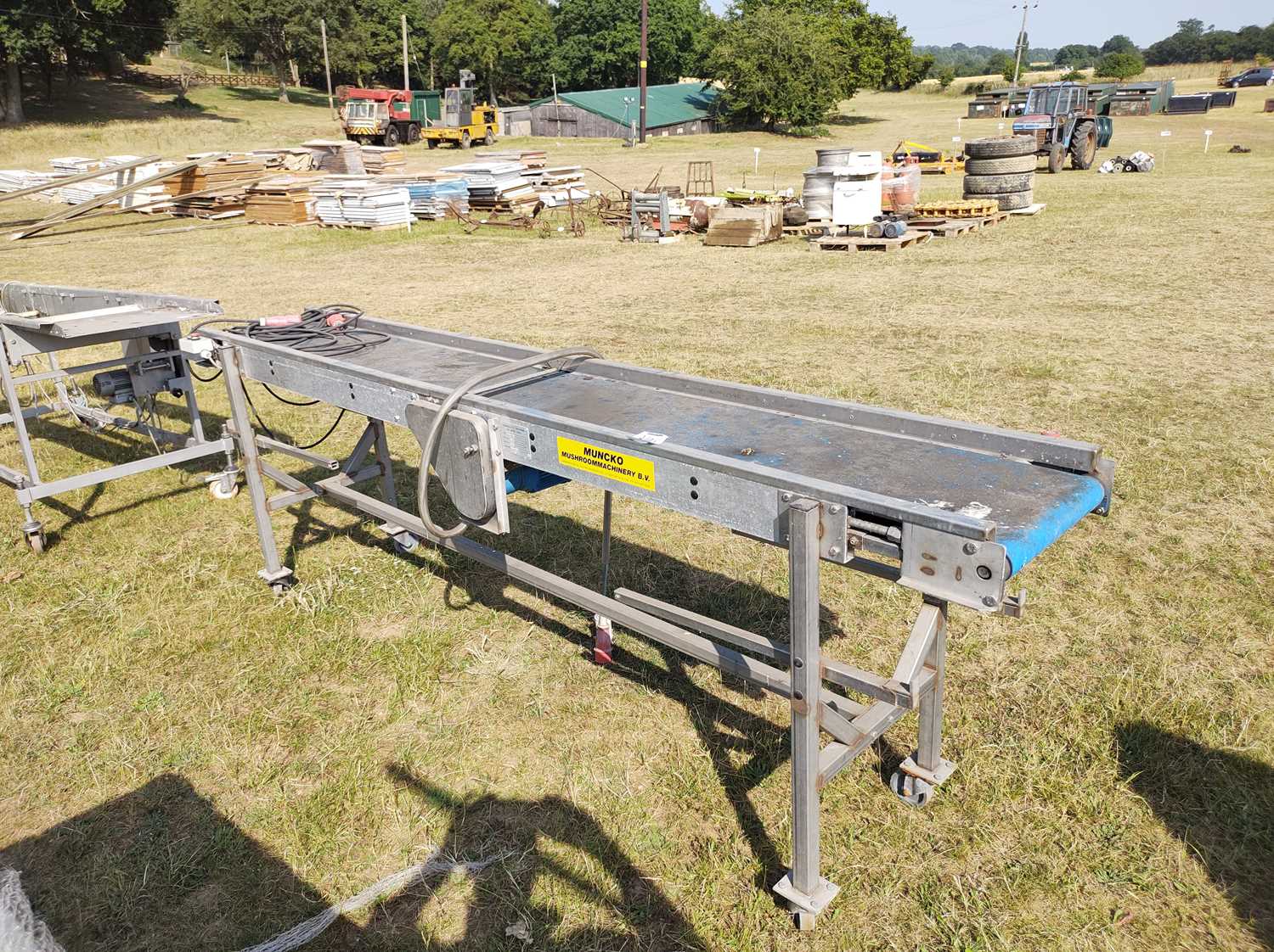 Lot 210 - 8ft Conveyor