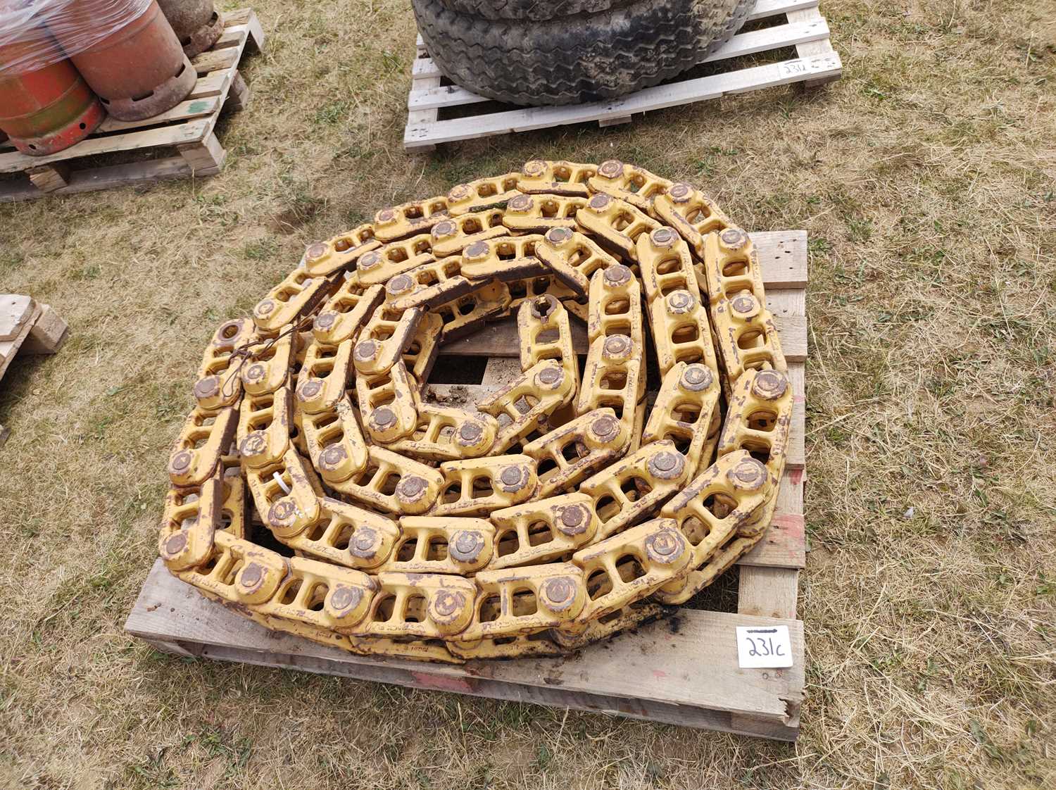 Lot 231 - Heavy Duty Crawler Chain