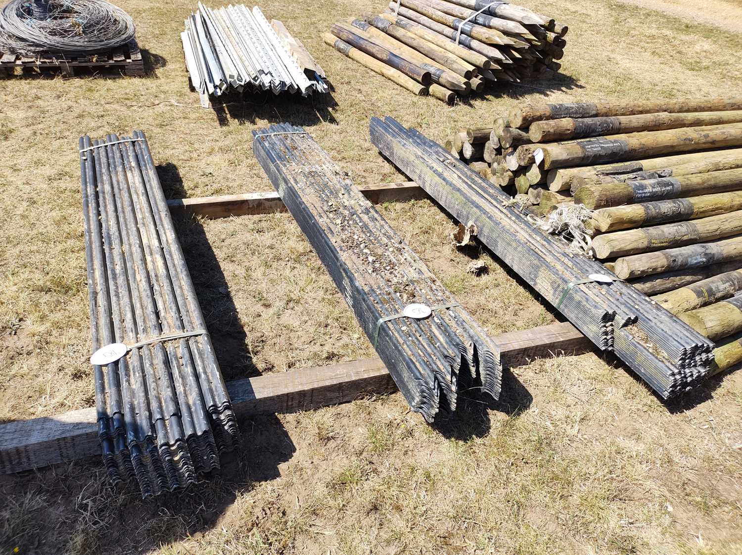 Lot 58 - Metal Fence Stakes