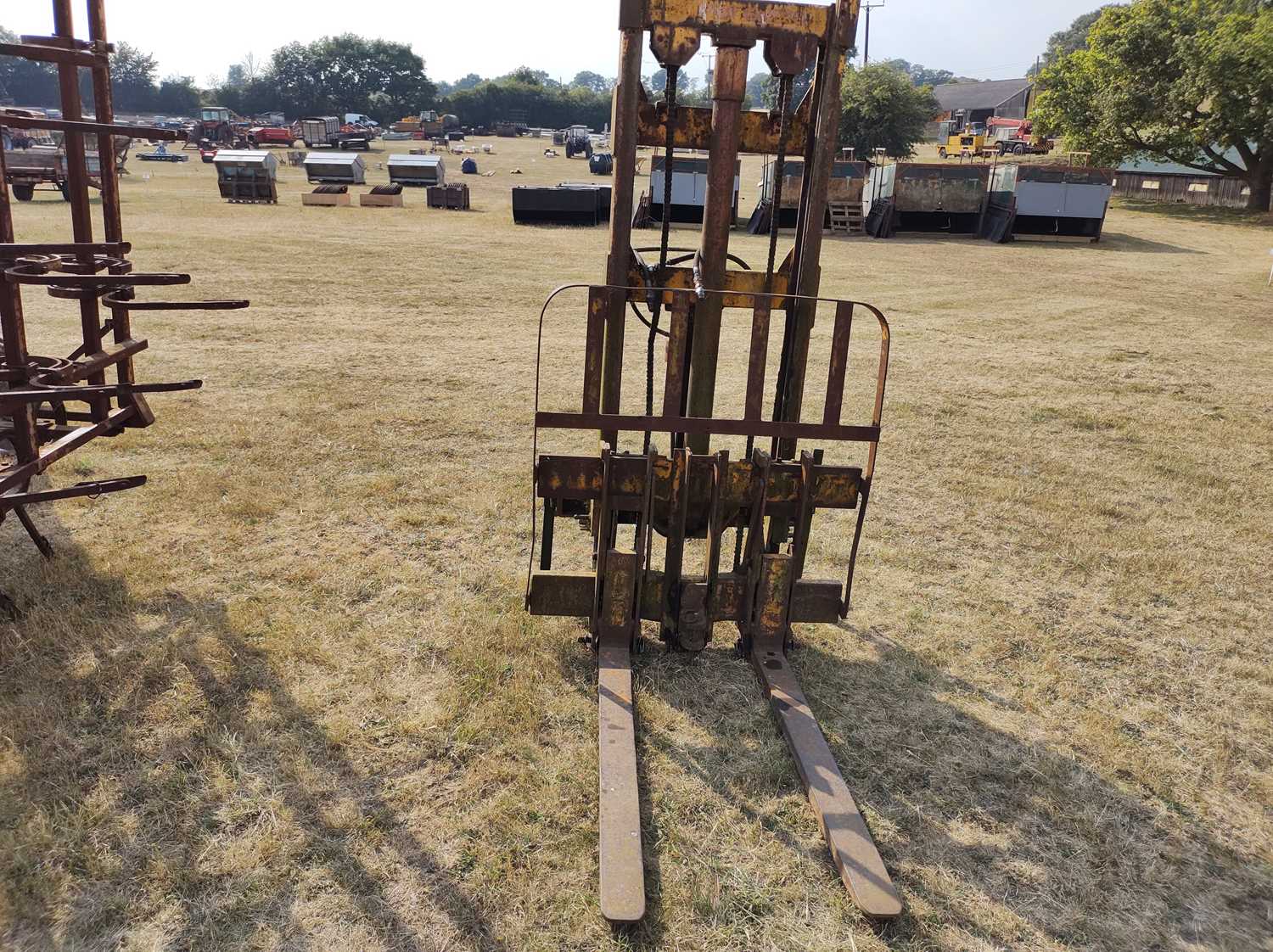 Lot 672 1.5t Cameron Gardener Forklift