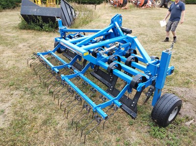 Lot 106 - Carre Prairial 3m Slitter with Harrows (2016)