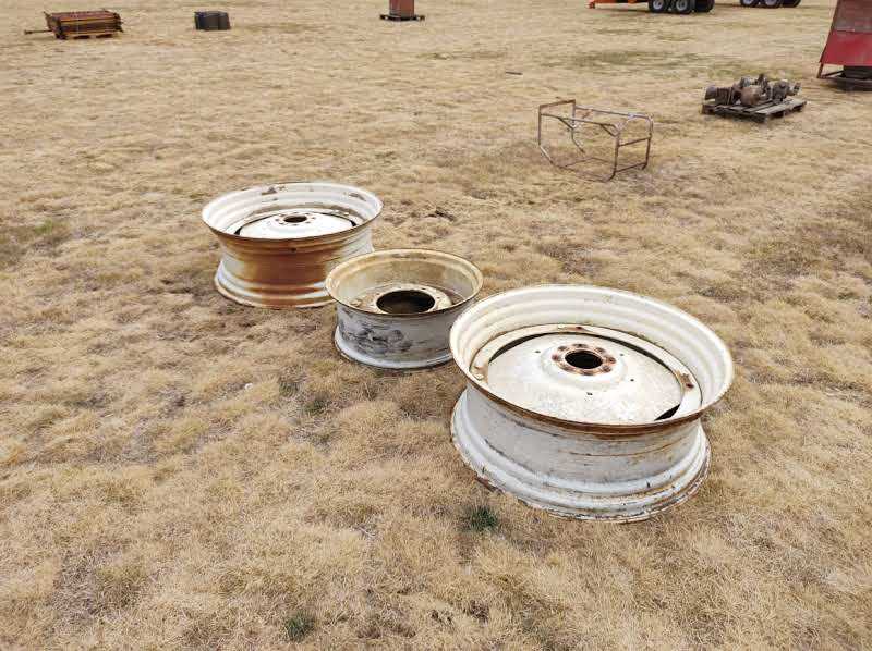 Lot 270 - 3x Wheel Rims for New Holland