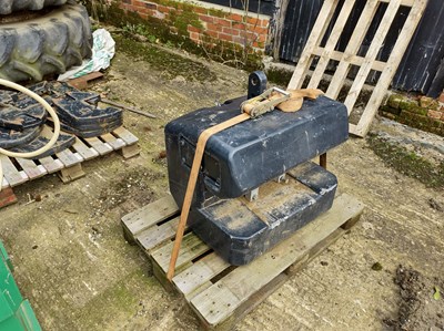 Lot 32 - Case Front Weight (1000 kg)