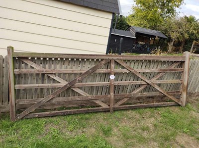Lot 118 - 1 x Wooden Gate 12' (Located in Sicklesmere)