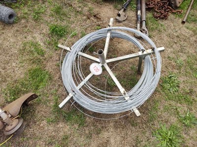 Lot 120 - Plain Wire Dispenser (Spinning Jenny) (Located...