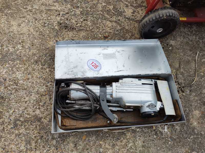 Lot 128 - Electric Hammer Chisel (Located in Sicklesmere)