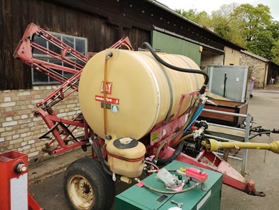 Lot 14 - 12m Lely Sprayer model j. In working order.