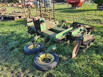 Lot 87 - John Deere 2 Leg Subsoiler