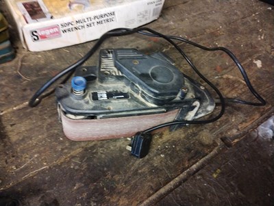 Lot 20 - Power base belt sander