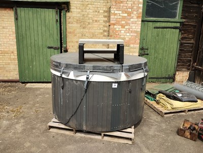 Lot 31 - Circular 13 amp hot tub with cover and steps