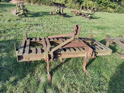 Lot 91 - 5 Leg Chisel Plough with Spare Depth Wheels