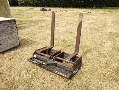 Lot 72 - Matbro Carriage and Forks