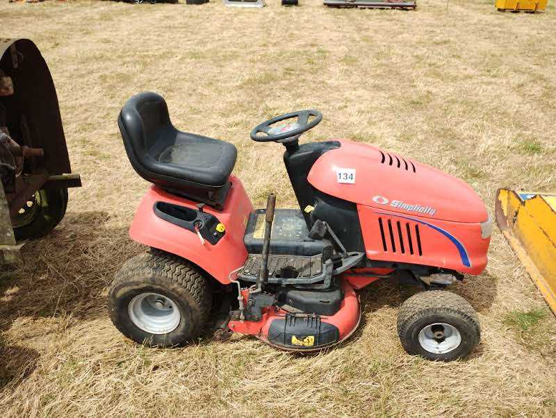 Lot 134 - Simplicity Ride on Mower