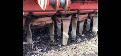 Lot 152 - Kuhn 4m Power Harrow with crumbler and flexi...