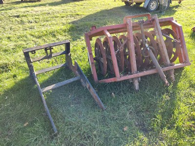 Lot 100 - Farmforce Front Mounted Cast Iron Ring Press...