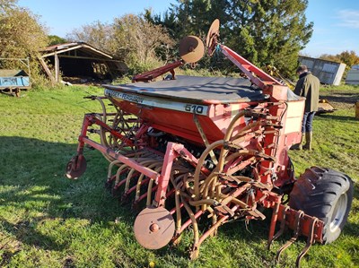 Lot 101 - Massey Ferguson 510 4m Drill