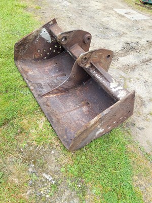 Lot 14 - Ditching Bucket