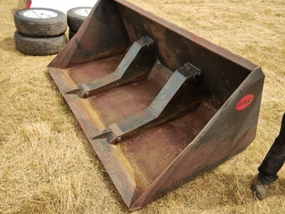 Lot 120 - BAC Toe Tip Grain Bucket