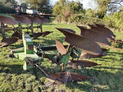 Lot 103 - 4 Furrow Dowdeswell Reversible Plough