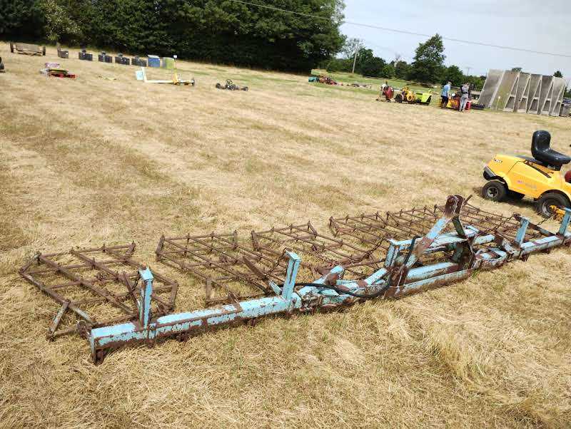 Lot 124 - Parmiter Hyd Folding Seed Harrows