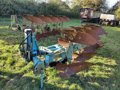 Lot 106 - 4 Furrow Ransomes 109 Reversible Plough