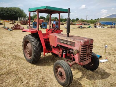 Lot 208 - International B275 Tractor. Starts and runs