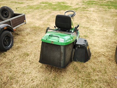 Lot 241 - John Deere CR125 Automatic Ride On Lawnmower...