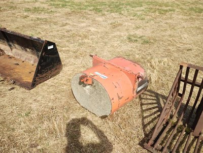 Lot 258 - 800kg Rear Weight Block off a Kubota