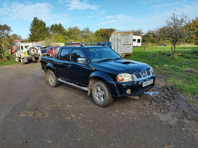 Lot 120 - Nissan Navara 2.5 Pickup (2004). Leather...