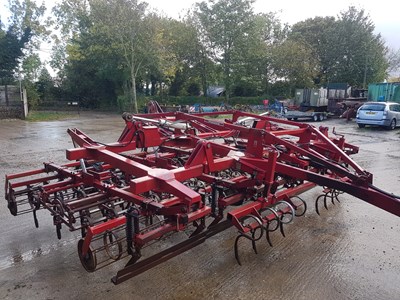 Lot 183 - 5m Hydraulic Folding Kongskilde Seed Bed...