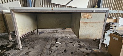 Lot 64 - Steel work bench with Drawers. 152 x 76 x 75....