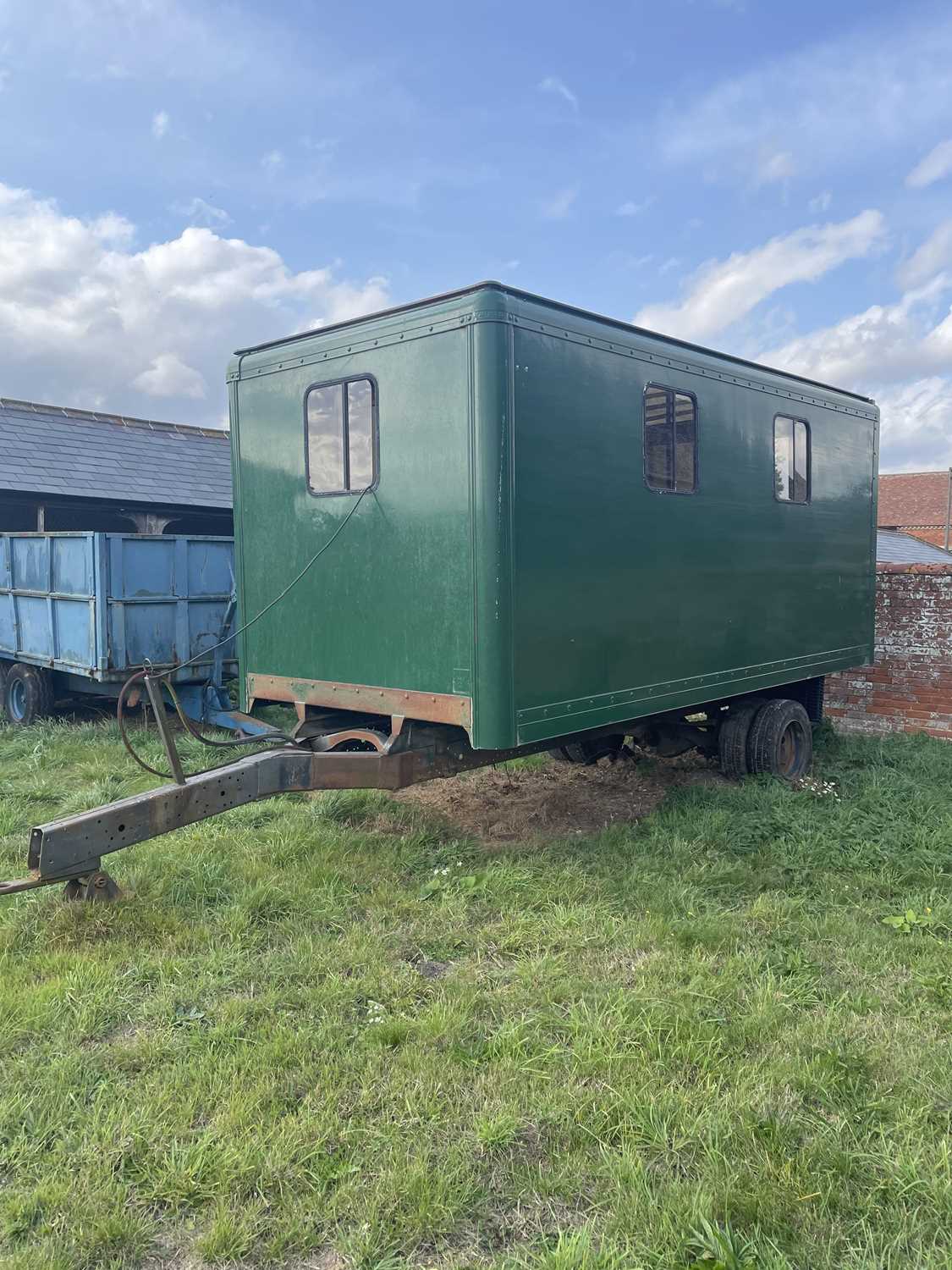 Lot 73 - Single axle, dual wheeled Trailer. Hydraulic...