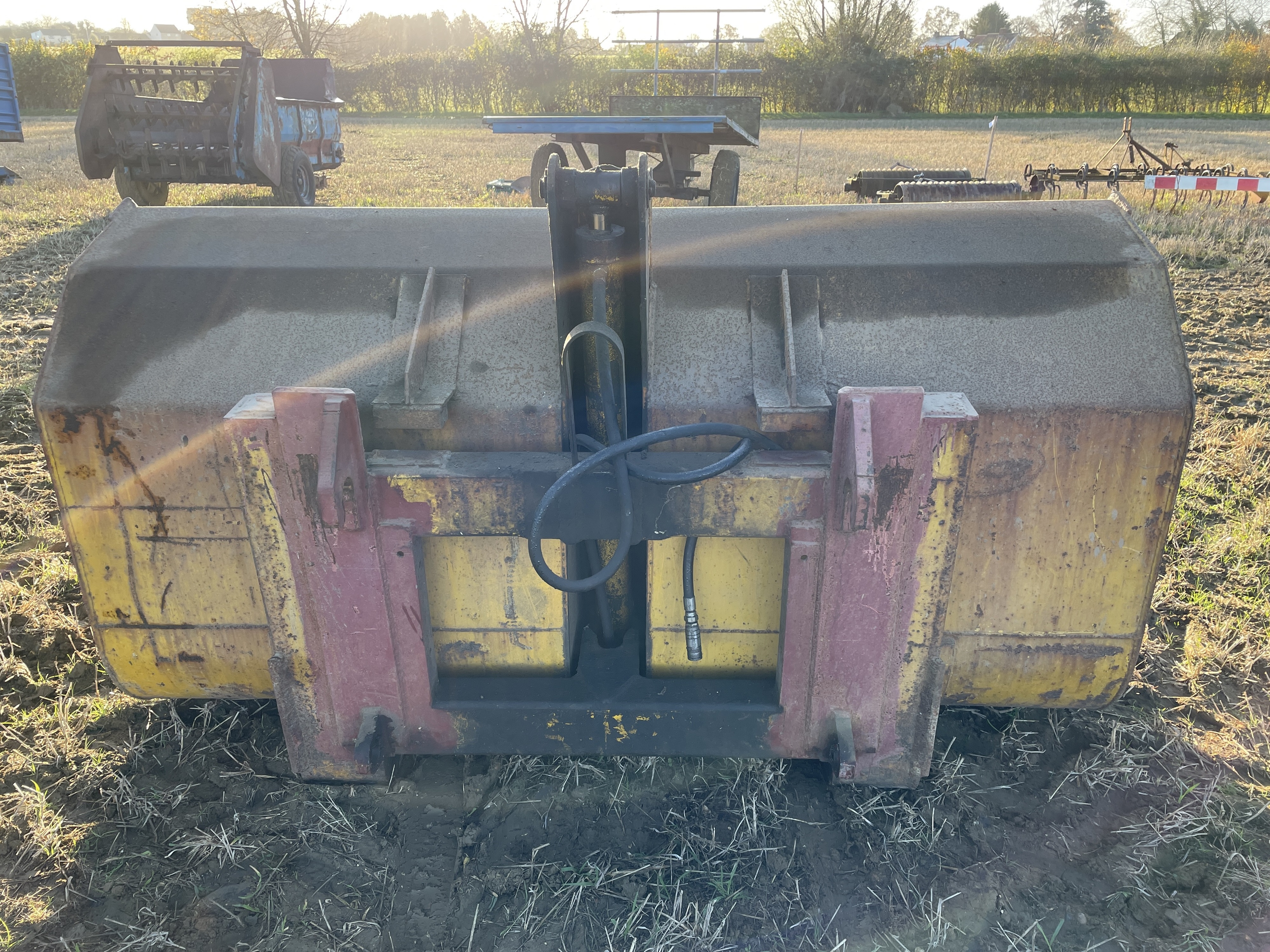 Lot 146 - Tip Toe Bucket with JCB Brackets