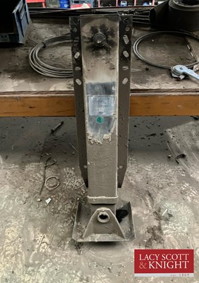 Lot 183 - Single Truck & Trailer Components Leg (Located...