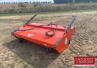 Lot 201 - Sutton Maxi-Fill Bucket Brush. 7ft 4inches...