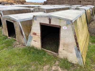 Lot 3 - 12 x John Booth Wooden Kennel Farrowing Huts