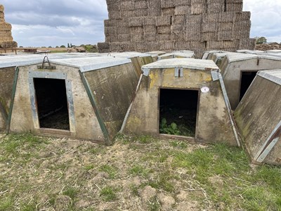 Lot 4 - 12 x John Booth Wooden Kennel Farrowing Huts