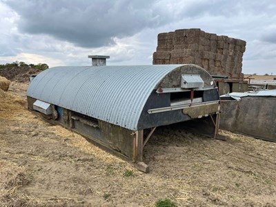 Lot 10 - Large Dry Sow Hut