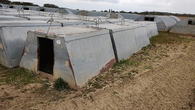 Lot 20 - 5 x John Booth insulated galvanised kennel...