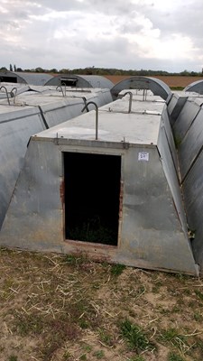 Lot 27 - 5 x John Booth insulated galvanised kennel...