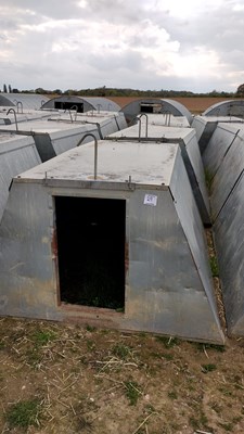 Lot 29 - 5 x John Booth insulated galvanised kennel...